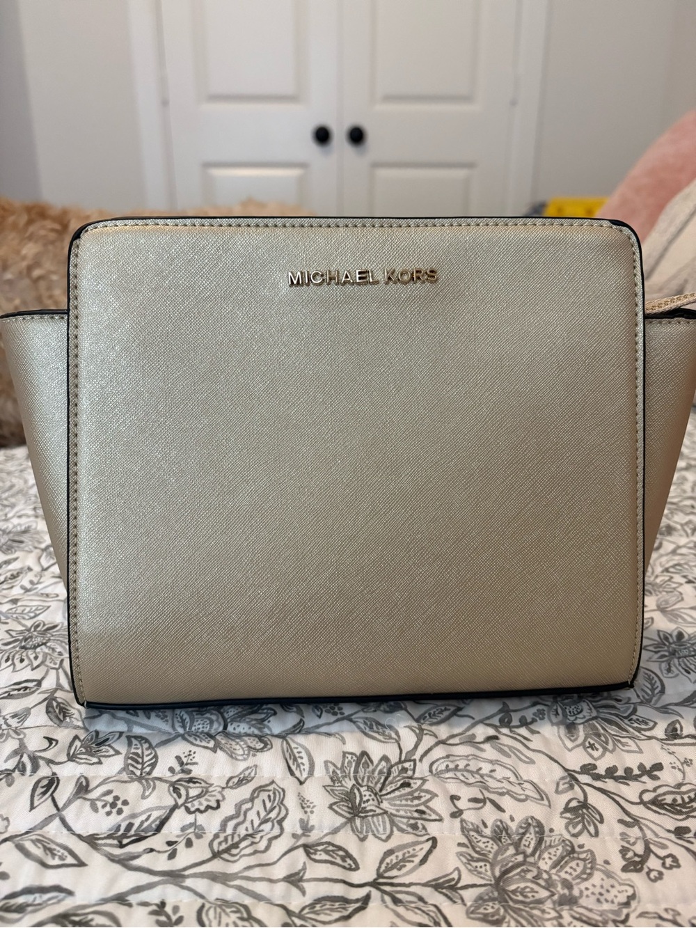 Faux Michael Kors Metallic Gold Saffiano Crossbody